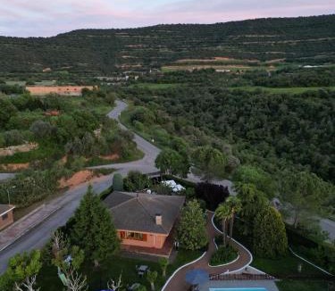 Artesa de Segre House | Era de Cal Baro - Casa rural con gran piscina y jardin
