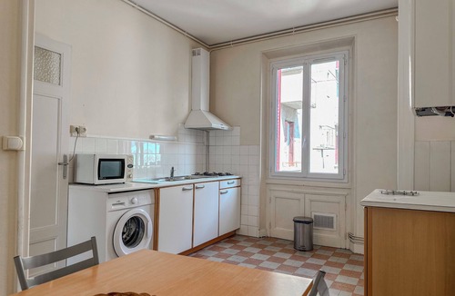 Quartier Chorier-Berriat Apartment | #EU | L'Authentique 🔸