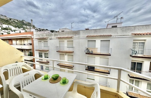 Roses Town Center Apartment | EUG. Apartment 350m from the beach
