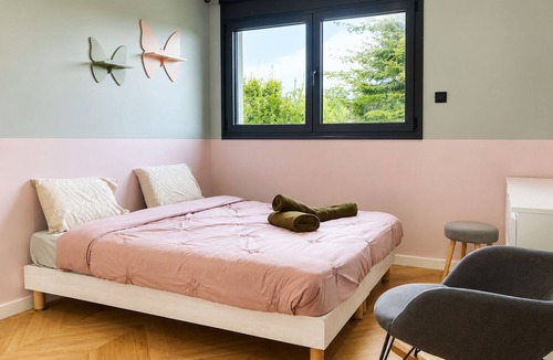 Saint-Brice-sous-Foret Cabin | Exceptional villa with heated pool and garden near Paris