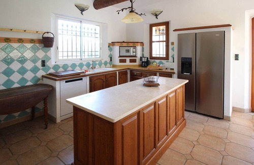 Noves House | Exceptional landhouse in Noves, Alpilles, none opposite, large pool, pets allowed (2).