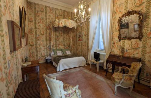 Le Puy-en-Velay House | Exceptionnelle Maison d'Artiste & Son Jardin Secret au pied de la Cathédrale