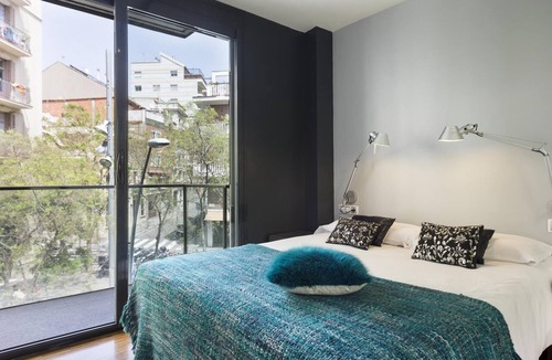 Sant Gervasi Apartment | Executive Apartment for Corporate Groups of 6