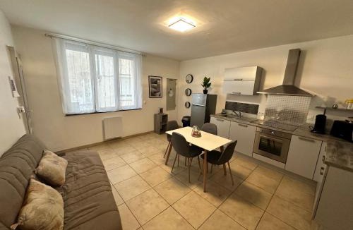 Pont-Saint-Esprit Apartment | F1 rez de chaussée au cœur de Pont-Saint Esprit