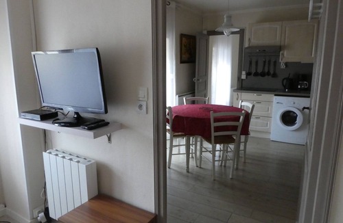 Lamalou-les-Bains Apartment | F2 with air conditioning for curists or holidaymakers in Lamalou les Bains