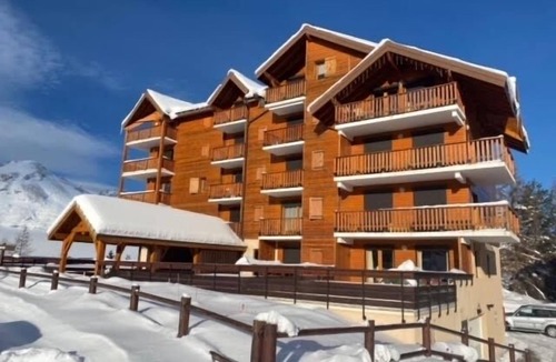 La Joue du Loup Apartment | F4 Très Lumineux Centre Village Face à la Place des Commerces
