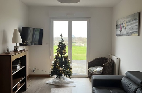 Huisnes-sur-Mer Bed & Breakfast | Faites Champêtre Guest Room with Shared Garden and Wi-Fi
