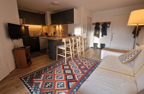 Ax-les-Thermes Apartment | Family apartment at the foot of the slopes with mountain views and swimming pool