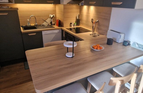 Ax-les-Thermes Apartment | Family apartment at the foot of the slopes with mountain views and swimming pool