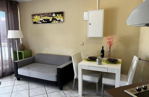 Saint-Cyprien Plage Cottage | Family duplex with patio
