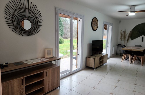 Saint-Germain-dEsteuil House | Family home on large plot with private pool