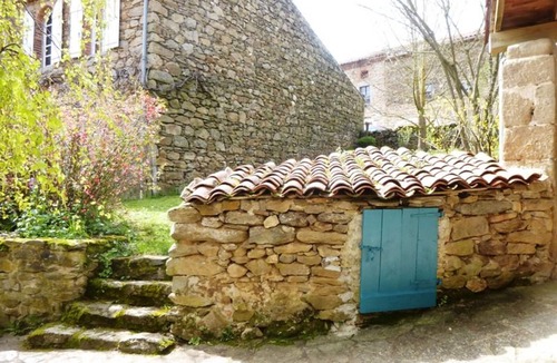 Villeneuve-dʼAllier Cottage | Family-Friendly Riverside Retreat with Game Room & Terrace in Scenic Allier