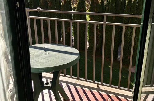 Jaca Apartment | Family-Friendly Apartment with Pool, Balcony, and Parking in Jaca