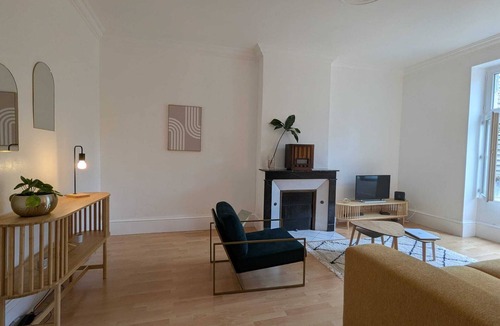 Ahun House | Family home in village center with garden and garage