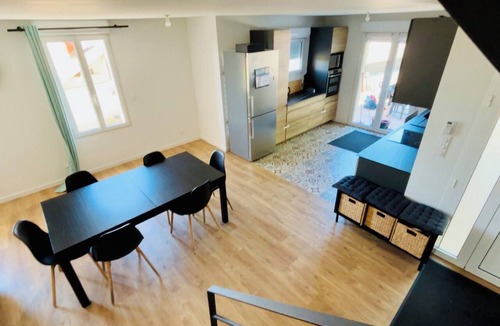 Cenon House | Family home with a pool and a view of Bordeaux