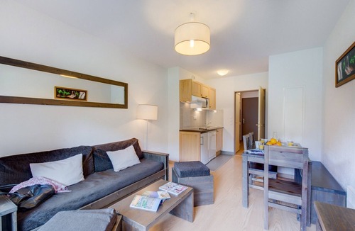 Peyragudes Apartment | Family Stay with Nearby Gondola Access