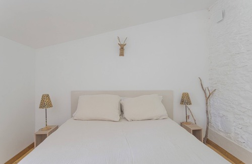 Glorianes Bed & Breakfast | Family Suite – Spacious Accommodation in a Stone House with Mountain Views