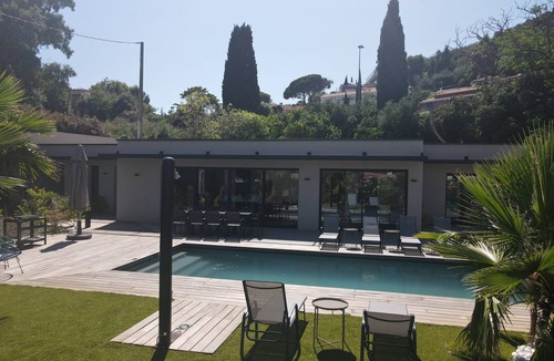 Le Lavandou Villa | Family villa with a pool, 100 meters from the beach – Le Lavandou