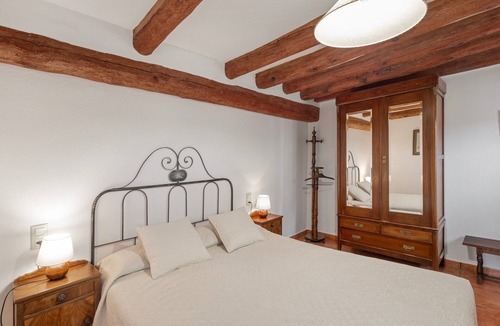 Sagas House | Farmhouse 'Vilanova' with Mountain View, Private Pool and Wi-Fi