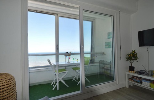 Courseulles-sur-Mer Apartment | Fenêtre sur mer, loggia vue mer en bord de plage