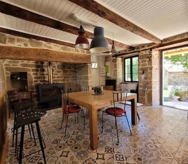 Saint-Yrieix-le-Dejalat House | Ferme pleine nature en Corrèze