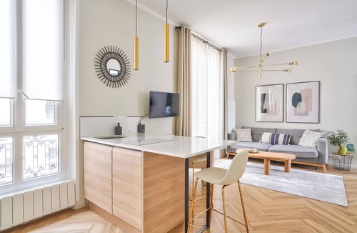 L'Europe Apartment | Five stars 1 bedroom Champs-Elysees