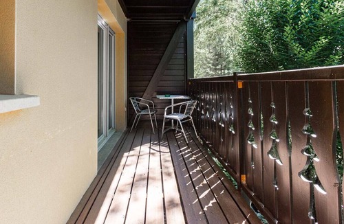 Ax-les-Thermes Apartment | Flat balcony overlooking the countryside, close to shops