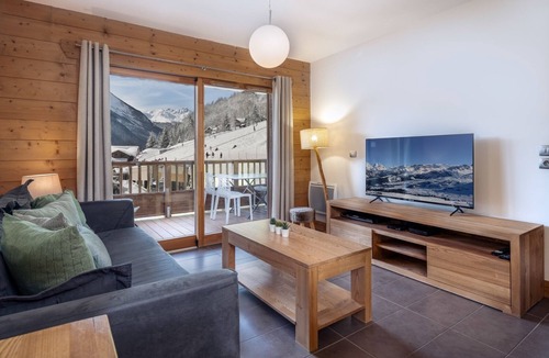Champagny-en-Vanoise Apartment | Flat mountains view - SKI-IN/OUT LA PLAGNE CHAMPAGNY- ideal for families