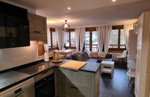 Les Almes Apartment | Flat on Tignes 6 persons heart of the village