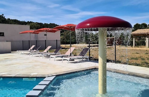 Bize-Minervois House | Flower Camping Olivigne * - Homeflower Premium 29 m2 2 bedrooms + terrace 17m2 + TV + LV + Clim + plancha 4 people