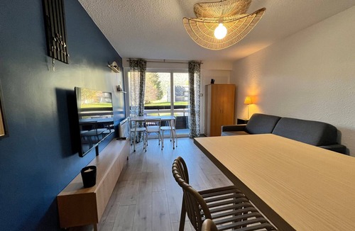 Autrans Apartment | Renovated Studio with Balcony, Private Parking, Close to Slopes - 4 Pers
