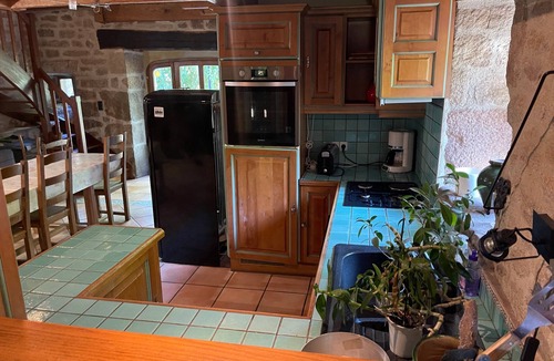 Camps-Saint-Mathurin-Leobazel House | Holiday Home "Les Fourniols" with Private Garden and Shared Indoor Pool