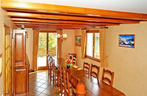 Praranger Ski Chalet | 210 m² Chalet ∙ 6 bedrooms ∙ 15 guests