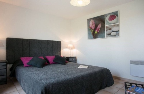 Thuir House | FR945, Macabeu (Sleeps 6/7, 3 Bedrooms)