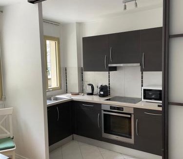 14th Arrondissement Apartment | French Welcome
