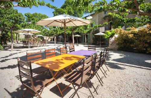 Ollieres Cottage | FRÊNE Vacation Rental – Charming vacation rental for 4–6 people with a pool, in the heart of the Provençal vineyards