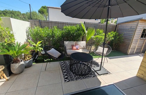 Prades-le-Lez Apartment | Fully equipped, air-conditioned apartment for rent, sleeps 6, with a garden and pool