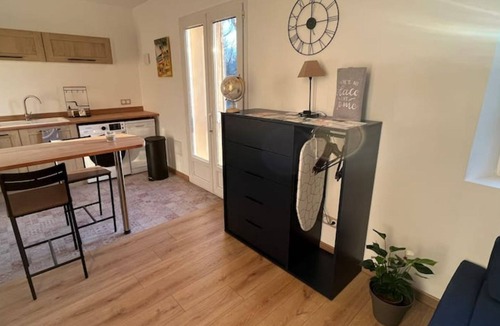 Meyreuil Apartment | Fully equipped and renovated 2* studio apartment