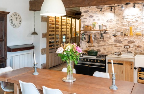 Sare House | Fully Renovated 16th-Century Farmhouse 20 Minutes from the Ocean, at the Foot of Hiking Trails