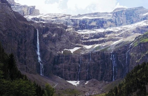 Gavarnie-Gedre Apartment | Furnished studio sleeps 4