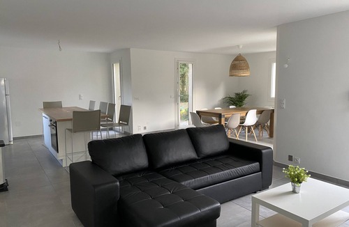 Sussargues Villa | Furnished villa with 5 bedrooms and garden near Montpellier