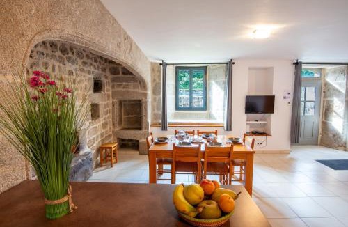 Albaret-le-Comtal House | Gîte 4/6 personnes à la ferme lionnet