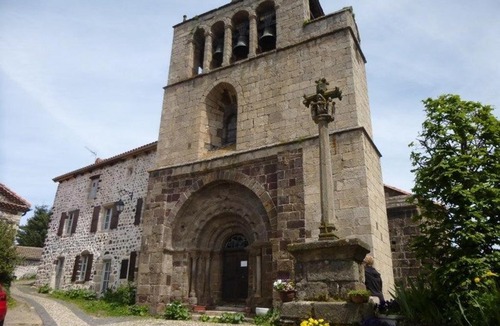 Arlempdes House | Gîte 4 pers avec cour, vue Loire - FR-1-582-122