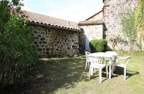 Arlempdes House | Gîte 4 pers avec cour, vue Loire - FR-1-582-122
