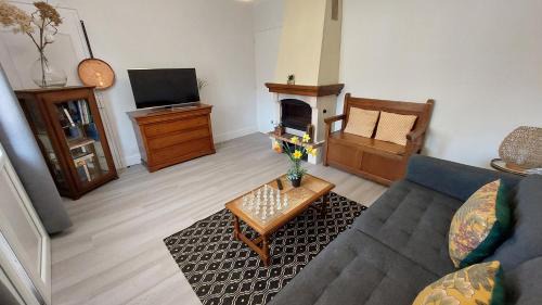 Lacapelle-Viescamp House | Gîte 6 pers jardin clos proche plage et lac Cantal