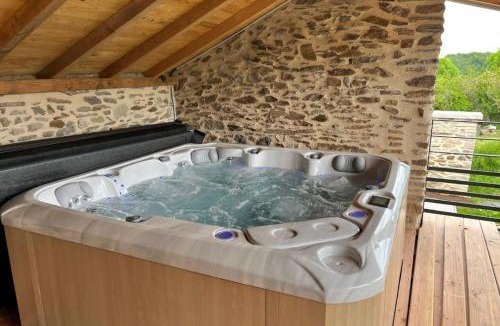 Arpajon-sur-Cere House | Gîte 8 pers avec spa et jardin proximité Aurillac