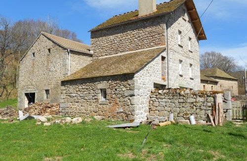 Rieutort-de-Randon House | Gîte au calme pleine nature près d'un ruisseau