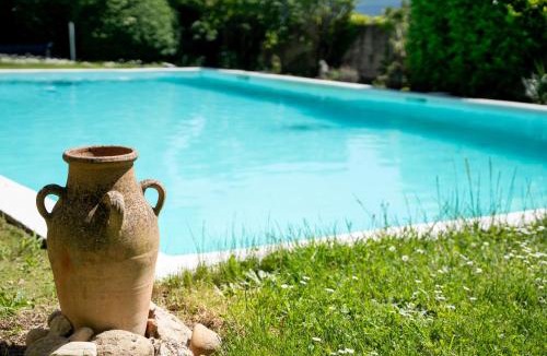 Montboucher-sur-Jabron Apartment | Gîte au château