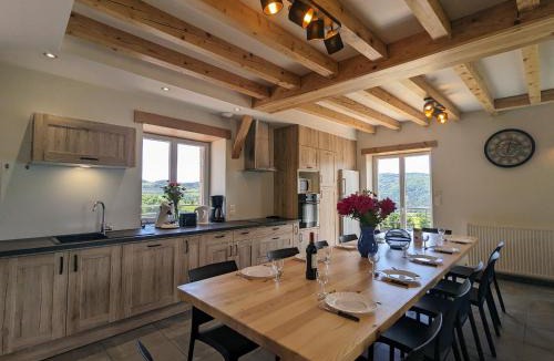Saint-Privat-d'Allier House | Gîte authentique et confortable avec vaste terrain et vue imprenable à Saint-Privat-d'Allier - FR-1-582-478