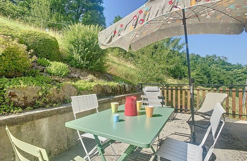 Saint-Laurent-du-Pont Apartment | Gîte "belle Chartreuse"- Très Belle vue - Terrasse et Jardin